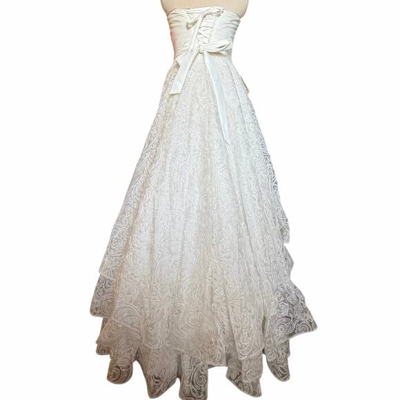 Colors Dress Collection 1594 Ivory Strapless Lace Formal Ballgown Women Size 2 - Picture 3 of 7
